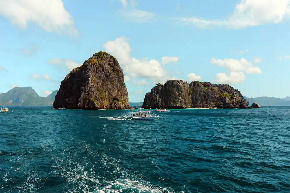 Enjoy Island hopping