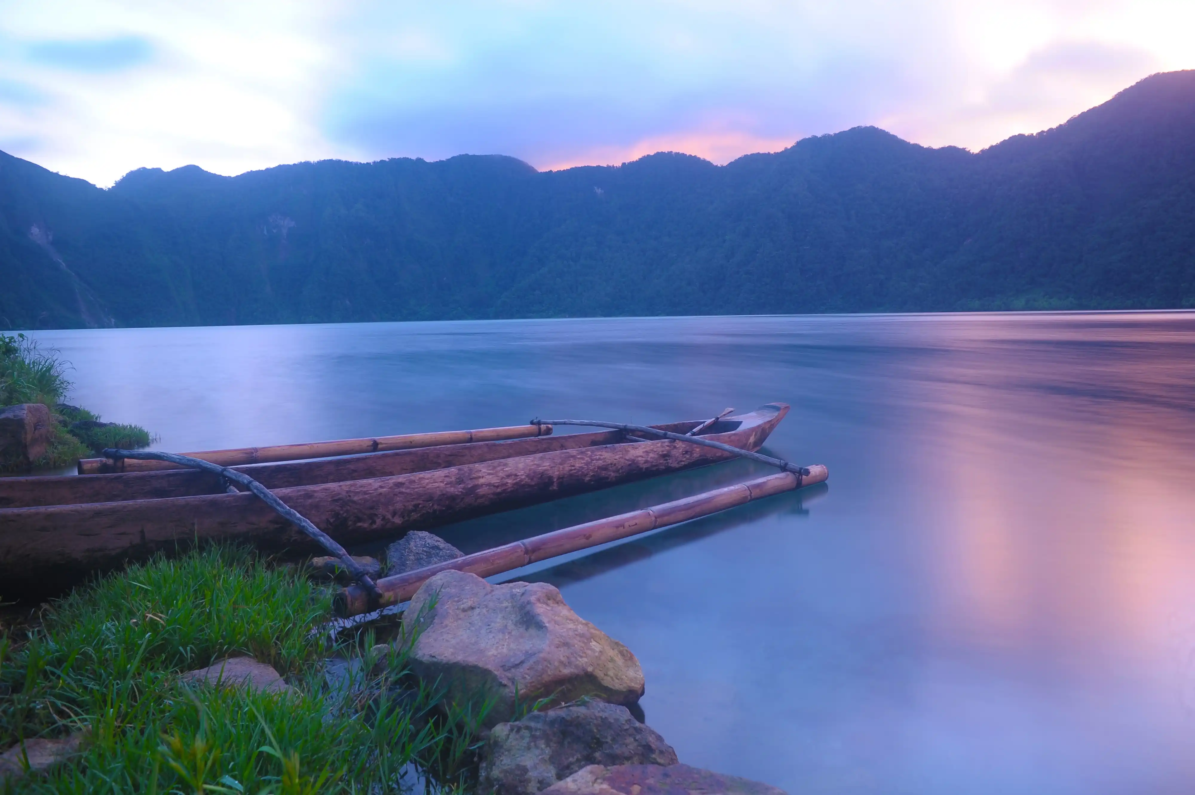 Go Trekking to the Lake Holon