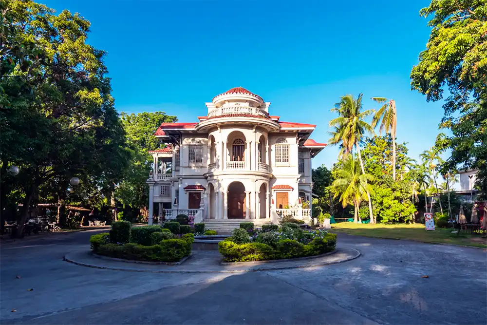 Molo Mansion