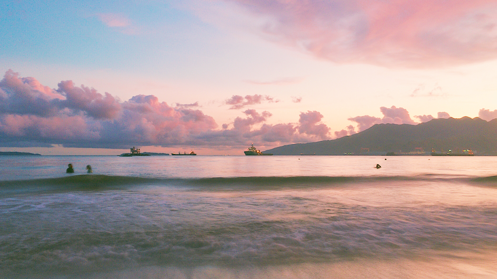 Pink Beach, Sila Island