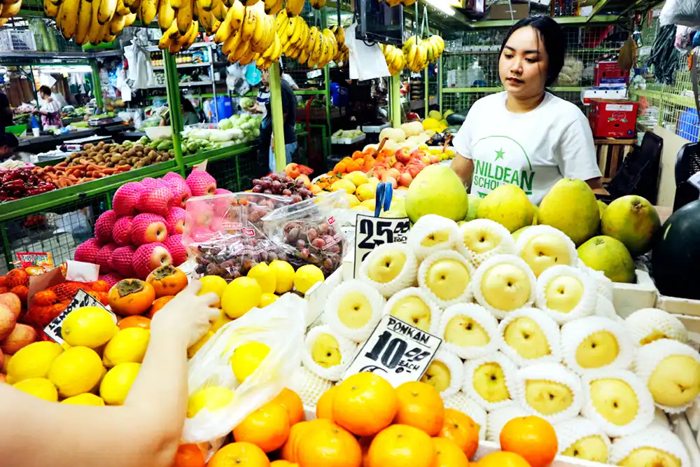 Presence of 12 Round Fruits
